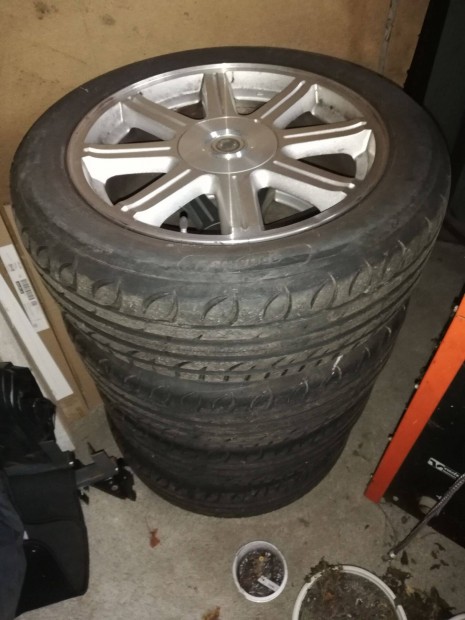 Chrysler felni nyri gumival