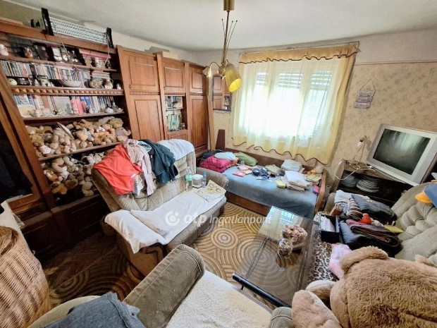 Cibakh�zai 62 nm-es h�z elad�