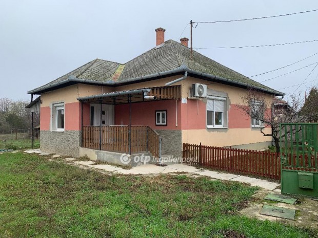 Cibakh�zai 74 nm-es h�z elad�