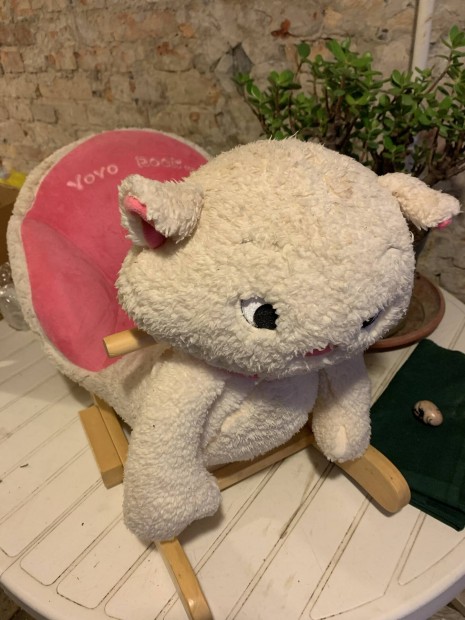 Cic�s hintasz�kben