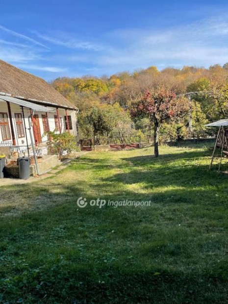 Cik�i 115 nm-es h�z elad�