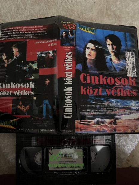 Cinkosok közt vétkes vhs m film c