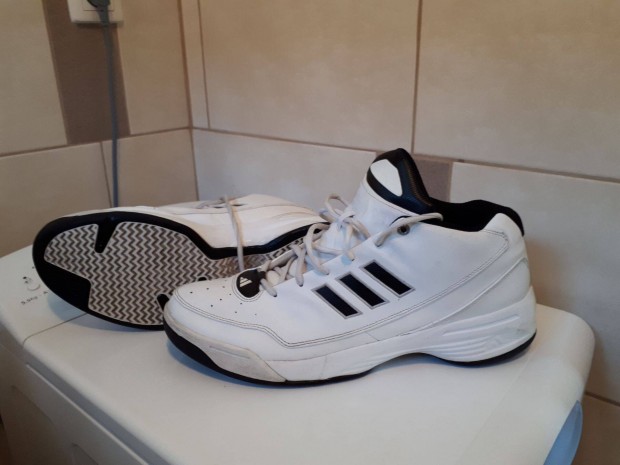 Cip Adidas magas szr 50-es fehr kk brcip