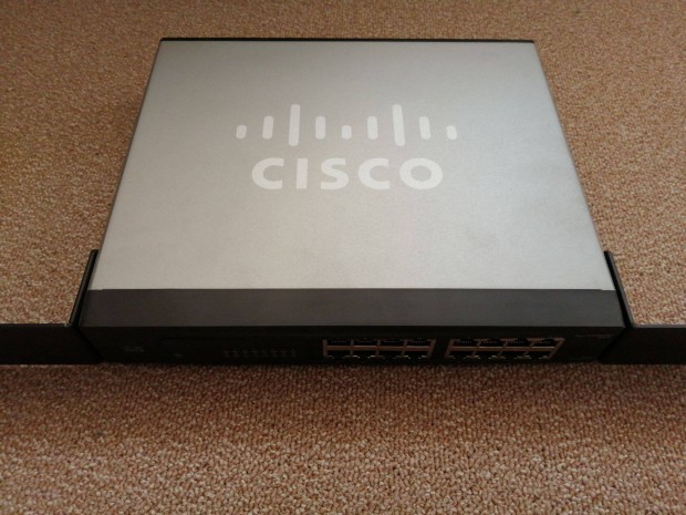 Cisco-Linksys SR216 hlzati switch 16 portos