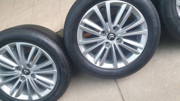 Citroën C4 II (2010-2014) 16 col alufelni + 205/55r17 Good Year nyári