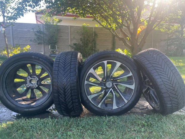 Citron alufelni garnitra 17", 7,5J, 4108, kzpfurat 65,1mm gumival