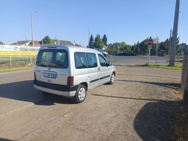 Citroen Berlingo 1.4 benzin 5 fős. Klima