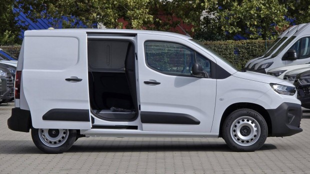 Citroen Berlingo 1.5 Bluehdi 130 M (3 személyes )