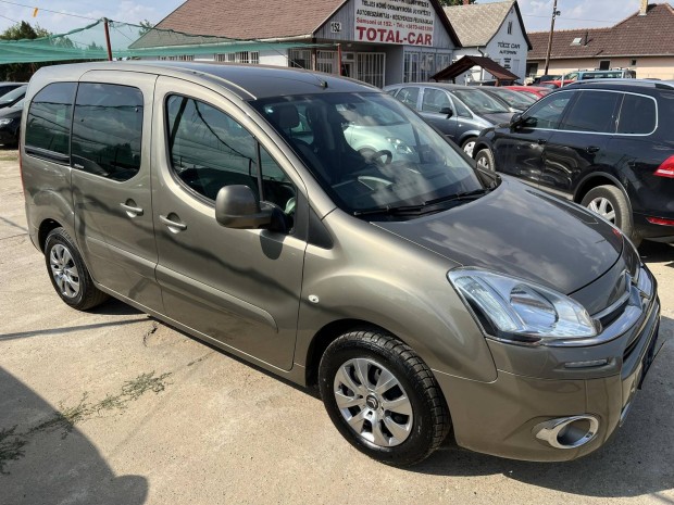 Citroen Berlingo 1.6 HDi Collection Szervizkönyves