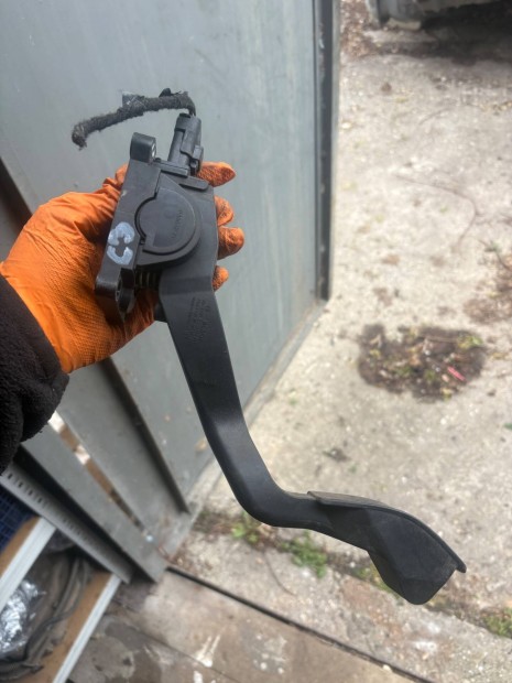 Citroen C3 C2 Peugeot 206 g�zped�l 9646702180