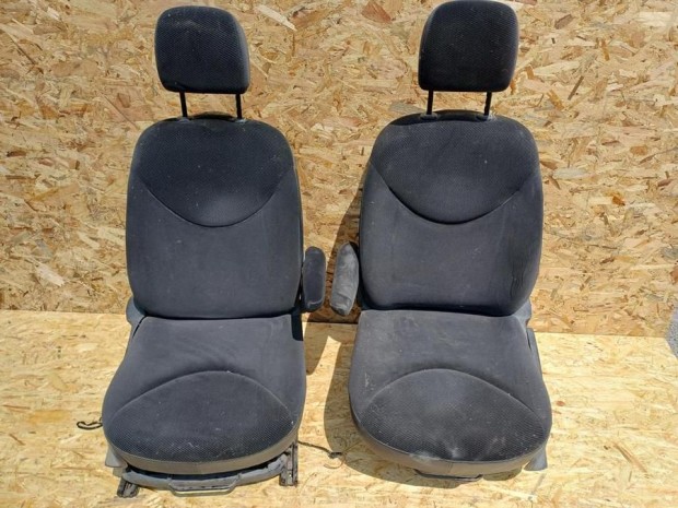 Citroen C3 (2002-2008) Első Ülés Pár Kartámaszos