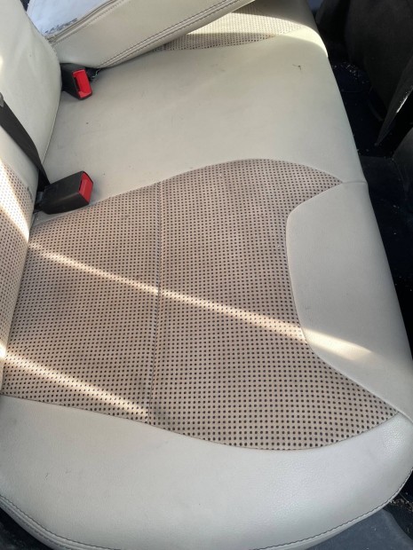 Citroen C3 gy�ri �l�shuzat elad� 2011 �vj�rat