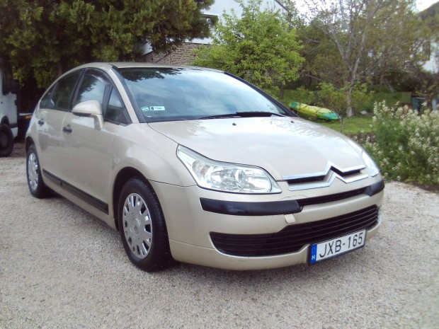 Citroen C4 1.4 Elite Kevés kilométerrel.jó moto...