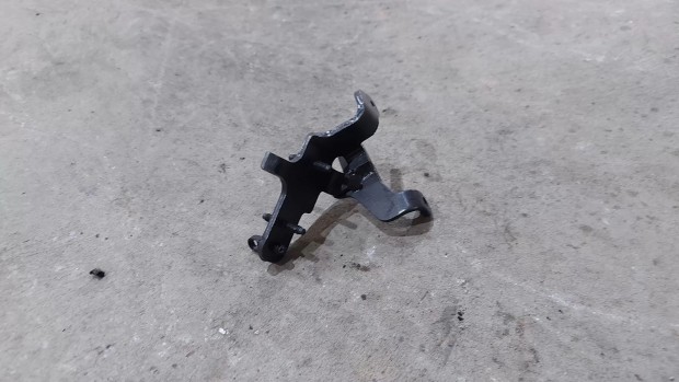 Citroen C4 C5 Peugeot 307 407 04- V�kuumszelep tart� konzol lemez 7207