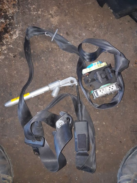 Citroen C4 Grand Picasso Jobb Els� Biztons�gi �v + �vfesz�t�