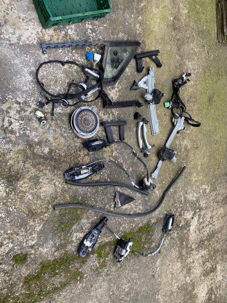 Citroen C4 II 2012- ajt� alkatr�szek