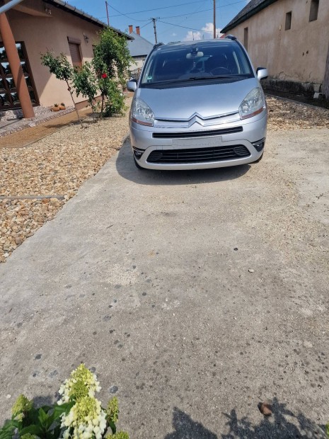 Citroen C4 Picasso,7szemely ,2liter,szivo benzin,automata.