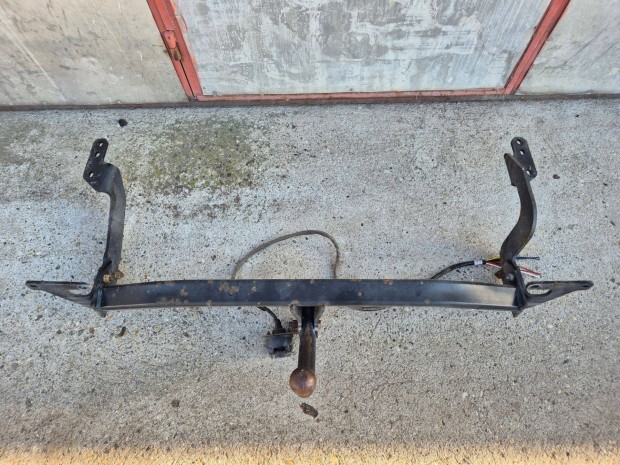 Citroen C4 Picasso Levehető fejes Gyári Vonóhorog (Bosal)