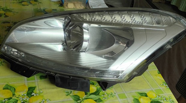Citroen C4 Picasso baloldali fenyszóró