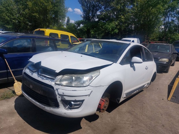 Citroen C4 karosszéria elemei fehér