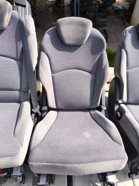 Citroen C8, Peugeot 807, Fiat Ulysse, Lancia Phedra középső ülés