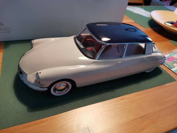 Citroen Ds 19 - 1959 - Vilgosszrke / Szrke - Norev 1:12 modell