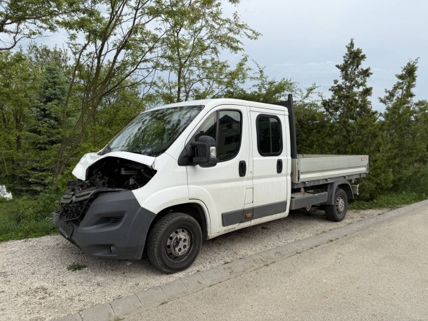 Citroen Jumper platós 7 személyes sérült állapotban