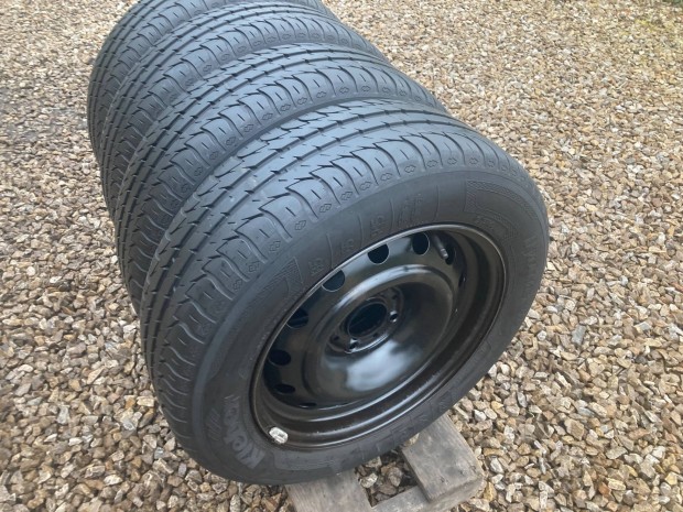 Citroen Peugeot 4x108 kerekek Kleber 185/65 R15 gumikkal