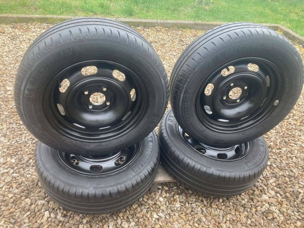 Citroen Peugeot 4x108 kerekek Michelin 195/65 R15 ny�ri gumikkal
