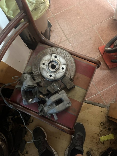 Citroen Peugeot komplett újszerű hátsó fék eladó .