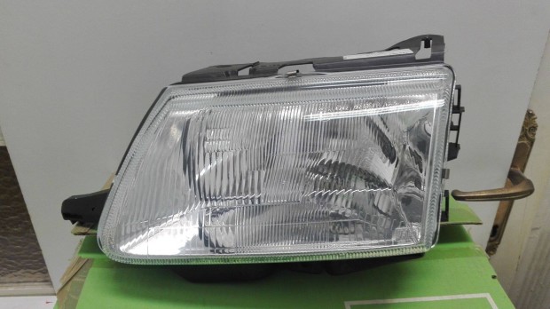 Citroen Saxo fényszóró bal 1995 -> 1999 (H4)