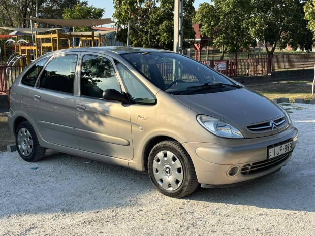 Citroen Xsara Picasso 1.6 Elit Friss műszaki vi...