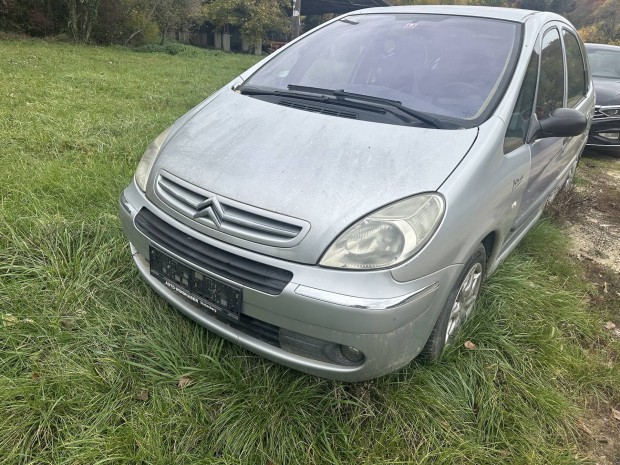 Citroen Xsara Picasso 1.6 benzines alkatrészek eladok .
