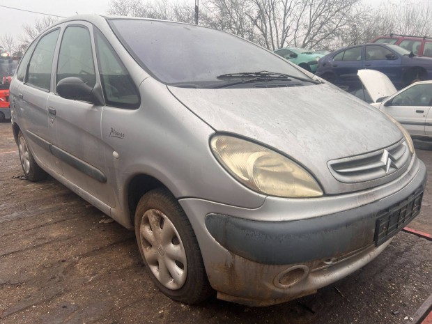 Citroen Xsara Picasso (2000) 1.8i 6FZ10LT Alkatrszek #M1962