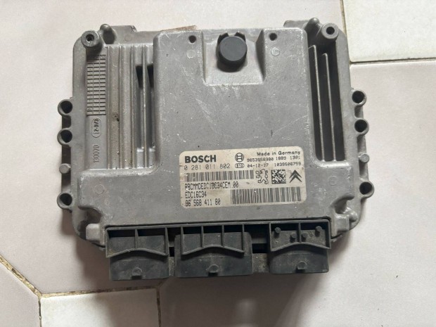 Citroen Xsara Picasso motorvezérlő elektronika 9656841180 0281011802