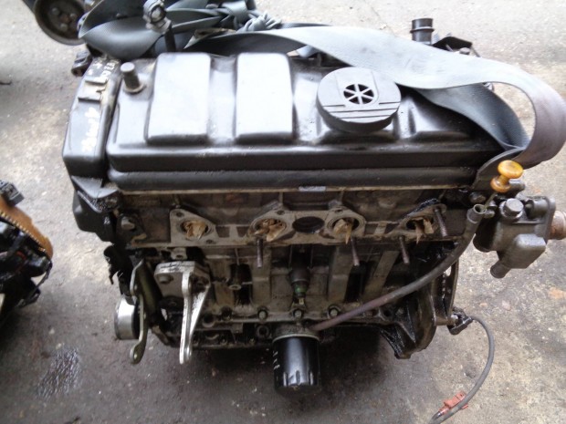 Citroen Xsara (N1) 1.4i komplett motor (10FS8L)