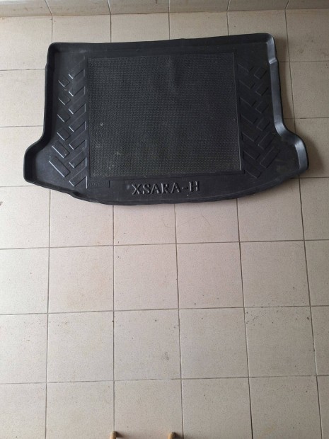 Citroen Xsara csomagtr tlca