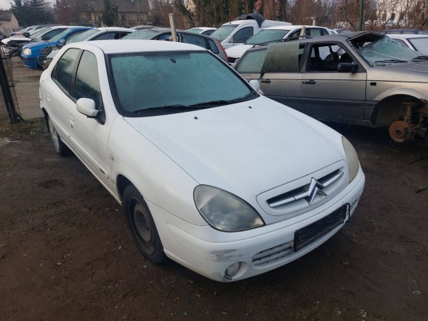 Citroen Xsara karosszria elemei fehr