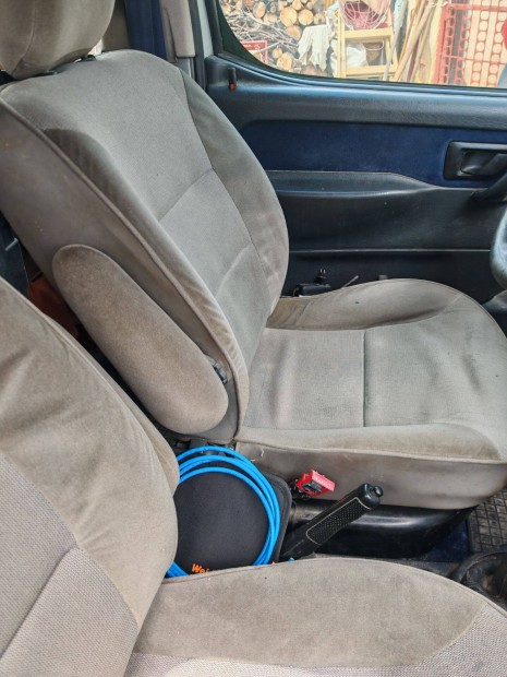 Citroen berlingo 2db első ülés