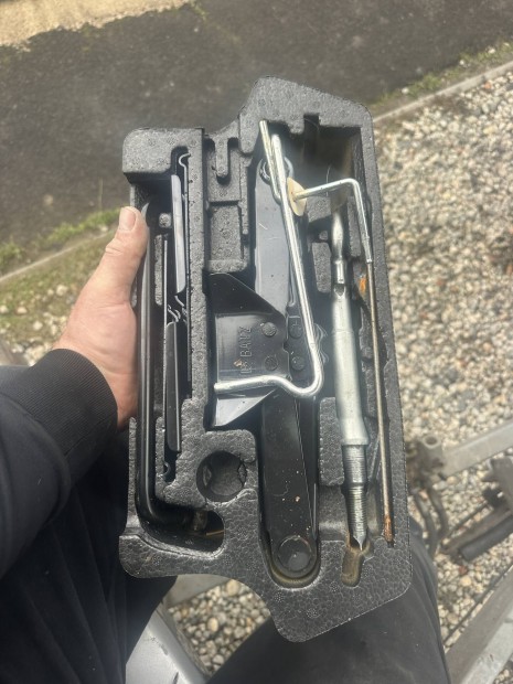 Citroen c4 grand Picasso szersz�mk�szlet  elad� .