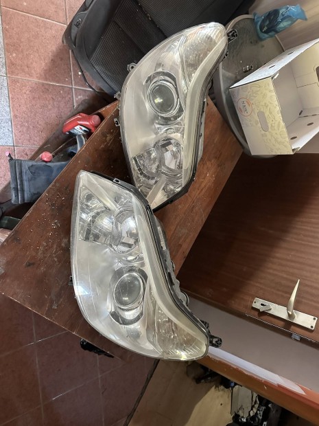 Citroen c5 (2006)xenon s norml lmpk eladok