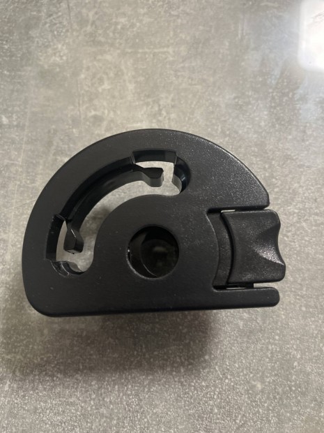 Citroen k�ny�kl� tart� konzol