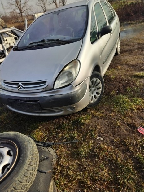 Citroen xsara Picasso 2.0 hdi minden alkatrsze 