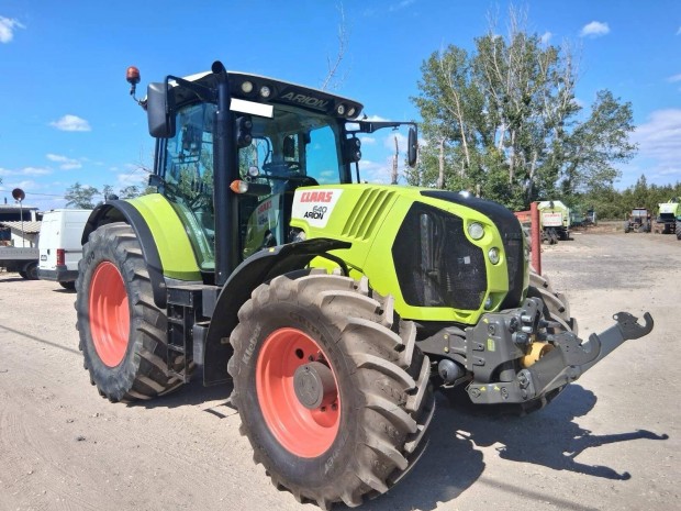 Claas Arion 640 John Deere motoros