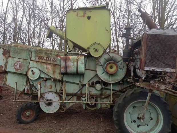 Claas Europa Perkins motorral alkatrésznek v egyben. 350eFt nulla630ny