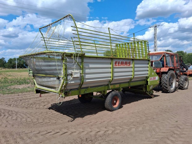 Claas K28 tip 28 köbös lemezoldalas hamszter rendfelszedő 15 szecskázó