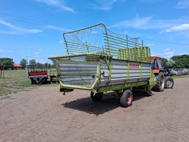 Claas K 28 tip 28 köbös hamszter , rendfelszedő kocsi