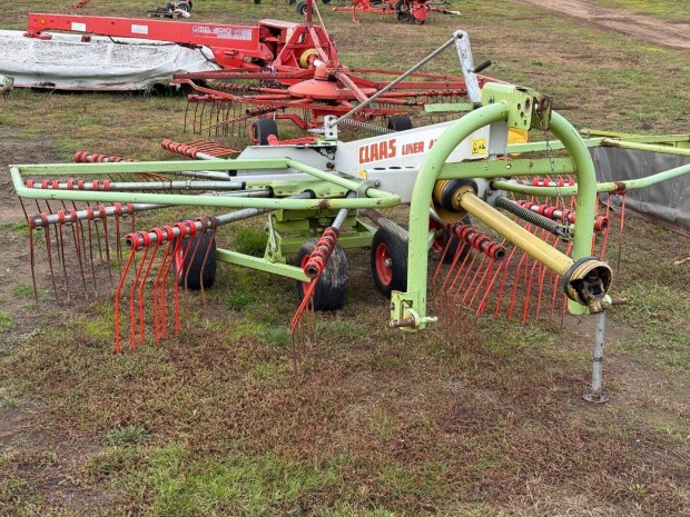 Claas Liner 430 S függesztett rendképző, rendsodró, rendkezelő