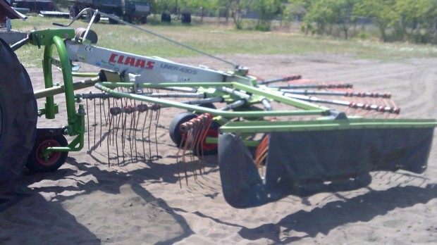 Claas Liner 430 S tip gardános kivehető karos rendsodró rendképző