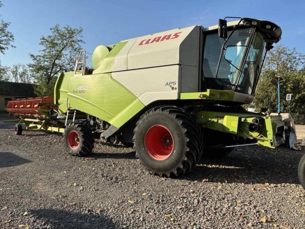 Claas Tucano 450 Vario 660